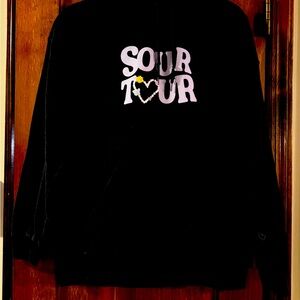 Olivia Rodrigo sour tour hoodie size l